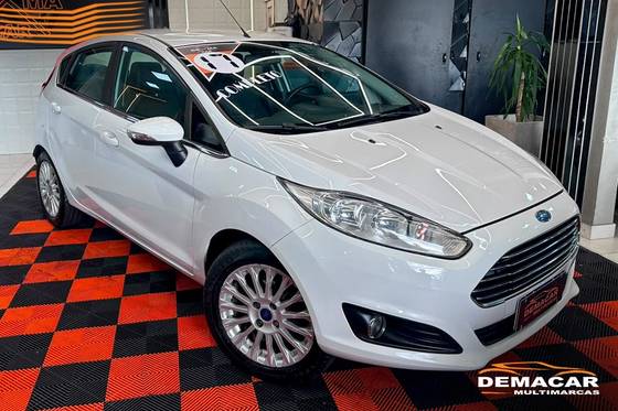 FORD FIESTA 1.6 TITANIUM HATCH 16V FLEX 4P MANUAL FORD FIESTA 1.6 TITANIUM HATCH 16V FLEX 4P MANUAL